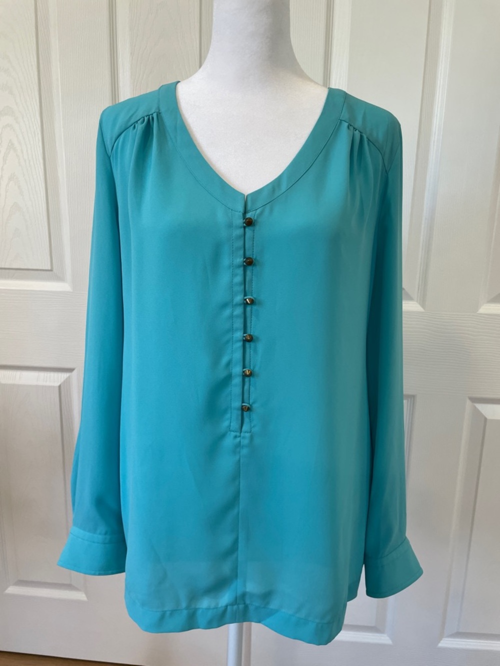 Soft Surroundings Turquoise V-Neck Button-Detail Blouse size Small